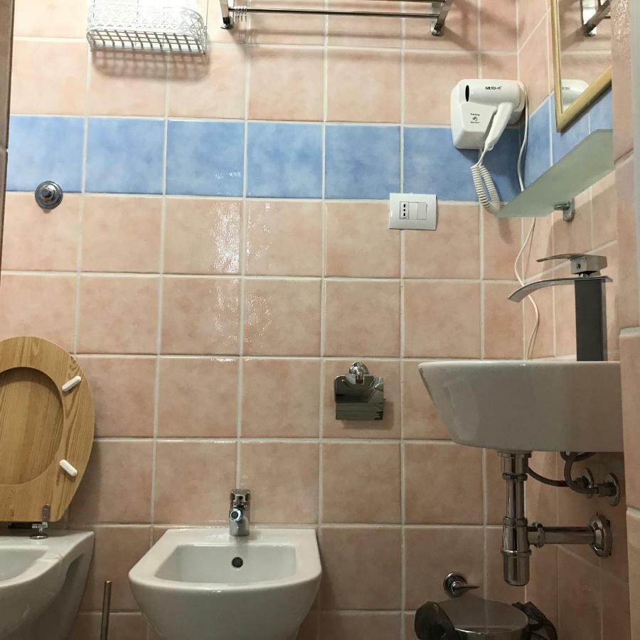 Boutique Oriente Express Hotel Cagliari Luaran gambar