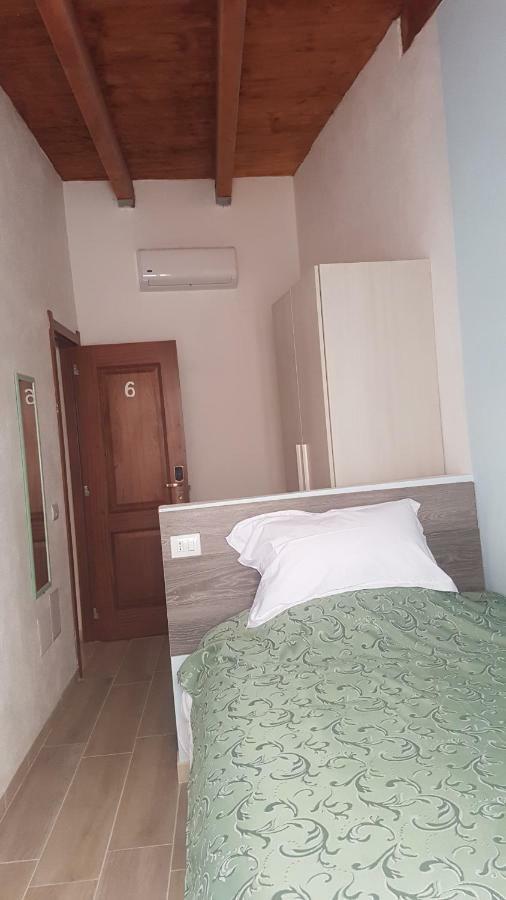 Boutique Oriente Express Hotel Cagliari Luaran gambar